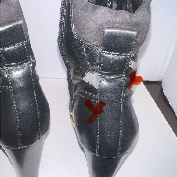 Womens‎ Black Lace Up Ankle Boots with Heel, Gold Accents, Stylish Fashion - Picture 5 of 7